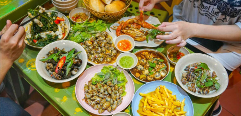 Quán ốc ở Móng Cái