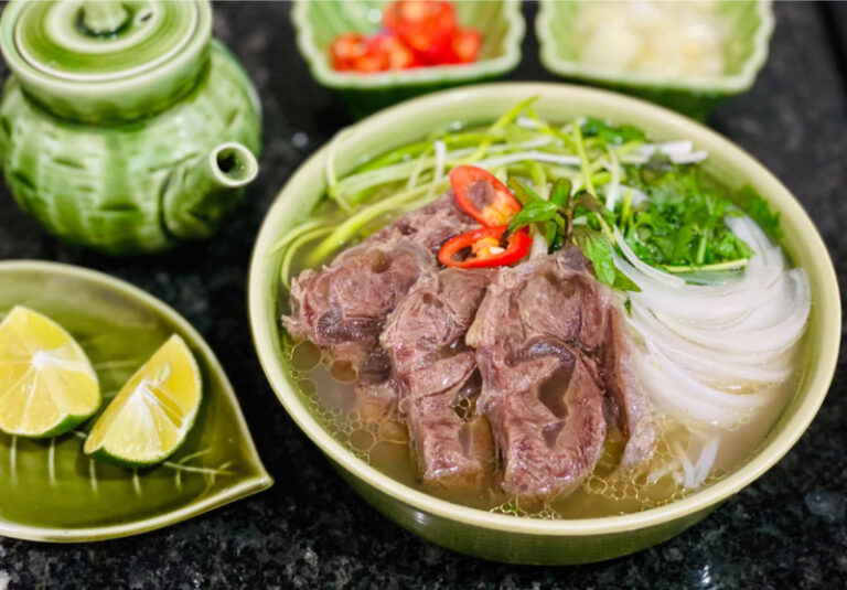 quán phở ở Móng Cái
